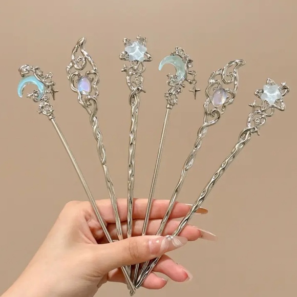 NIP! Beautiful Silver Tone Hair Pins in Three Shapes: Moon, Star and Oval! - Picture 1 of 2